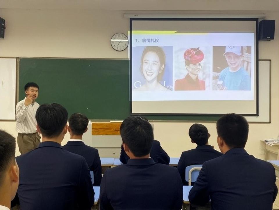我00后专科毕业生,成功入职腾讯集团,但干了1个月,却放弃了