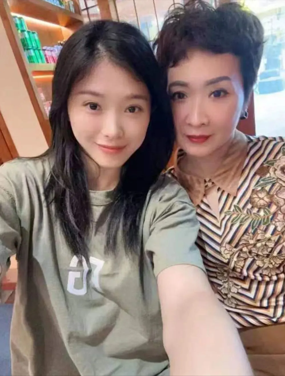 君不见,哪个以颜值出名的女演员和女爱豆没被扒皮"鉴"整容?