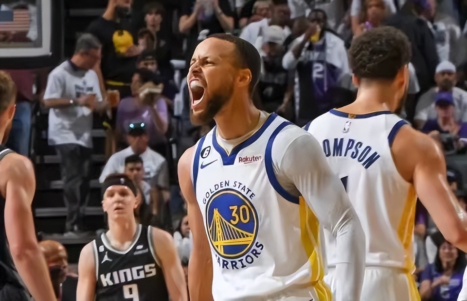 甚至说有些美媒已经把张伯伦提出来,让库里进入历史前十了,虽然库里