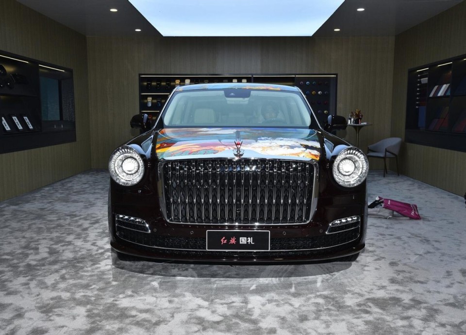 售价718万元,红旗国礼正式上市,搭载4.0t v8发动机
