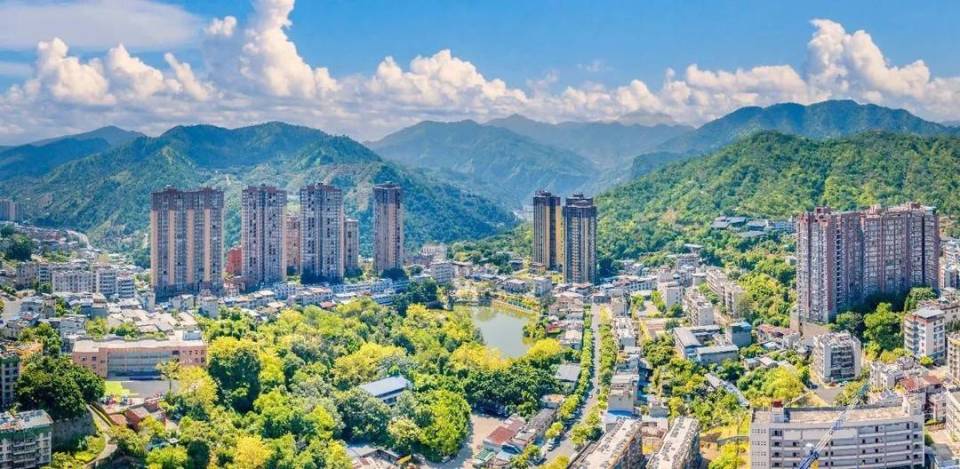 四川盐边县七大优势坚定企业投资信心聚力打造政策洼地和投资宝地