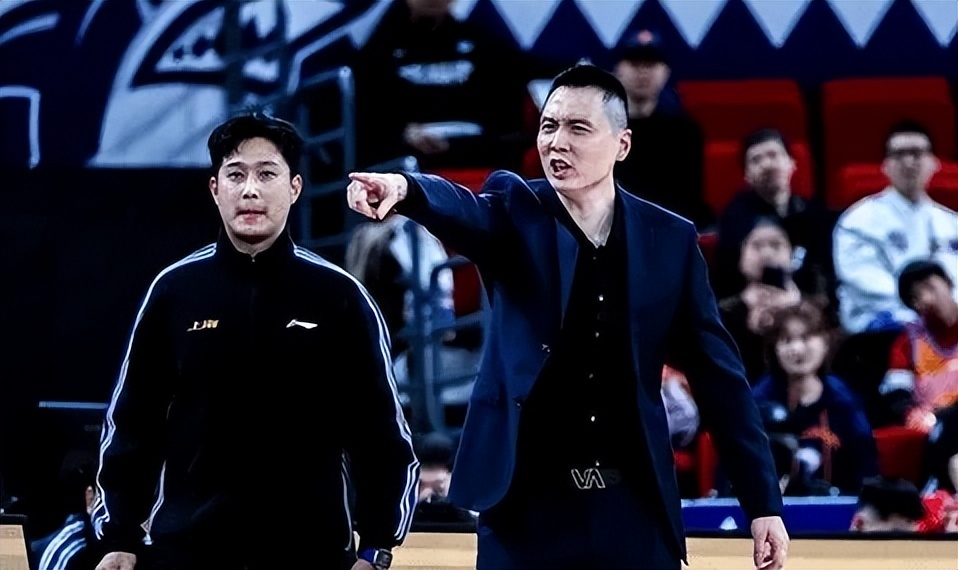 上海二陣成弊端！全是功能型球員，靠弗格得分真不行，上去就丟分 - 