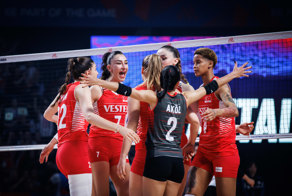 土耳其女排的积分排榜首瓦尔加斯提高了球队实力有望带队争冠