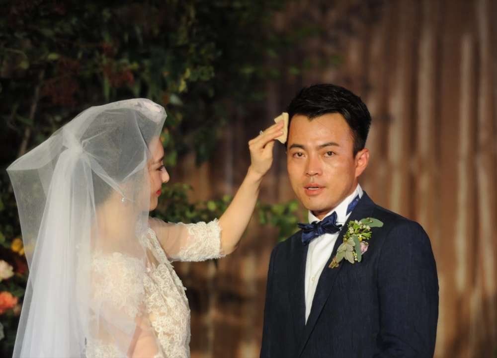 值得一提的是,他的妻子王昱淇也是一名演员.