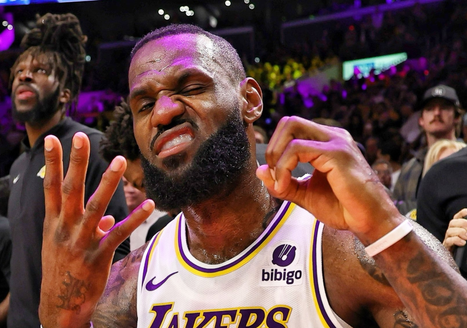 湖人完败掘金,约基奇35 10