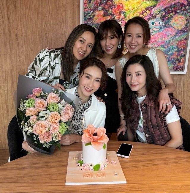 53岁黎姿生日照曝光，曾为残疾弟弟嫁马廷强，如今爱情事业双丰收_腾讯新闻
