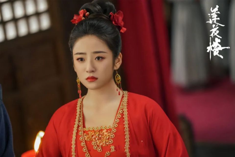 最近,丁一一在两部热播剧《莲花楼》和《猎冰》中的表现引起了广大