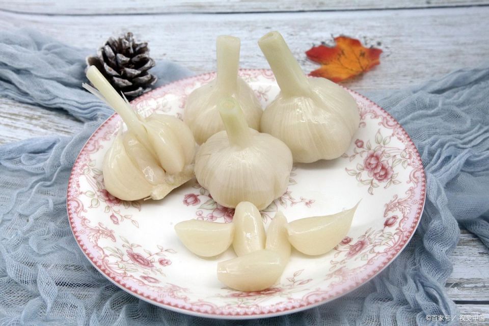 白酒泡大蒜：传统养生良方的神奇组合？