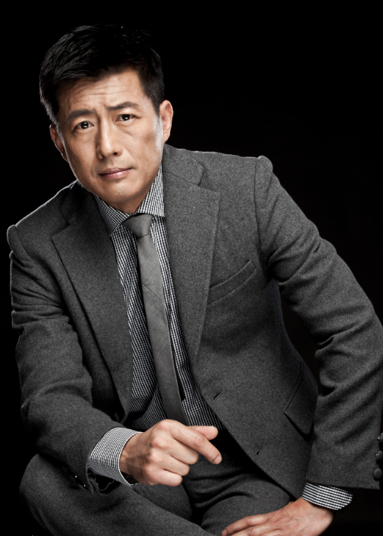 高曙光:51岁娶小16岁女富豪,相识结婚到怀孕,他们只用了6个月_腾讯新