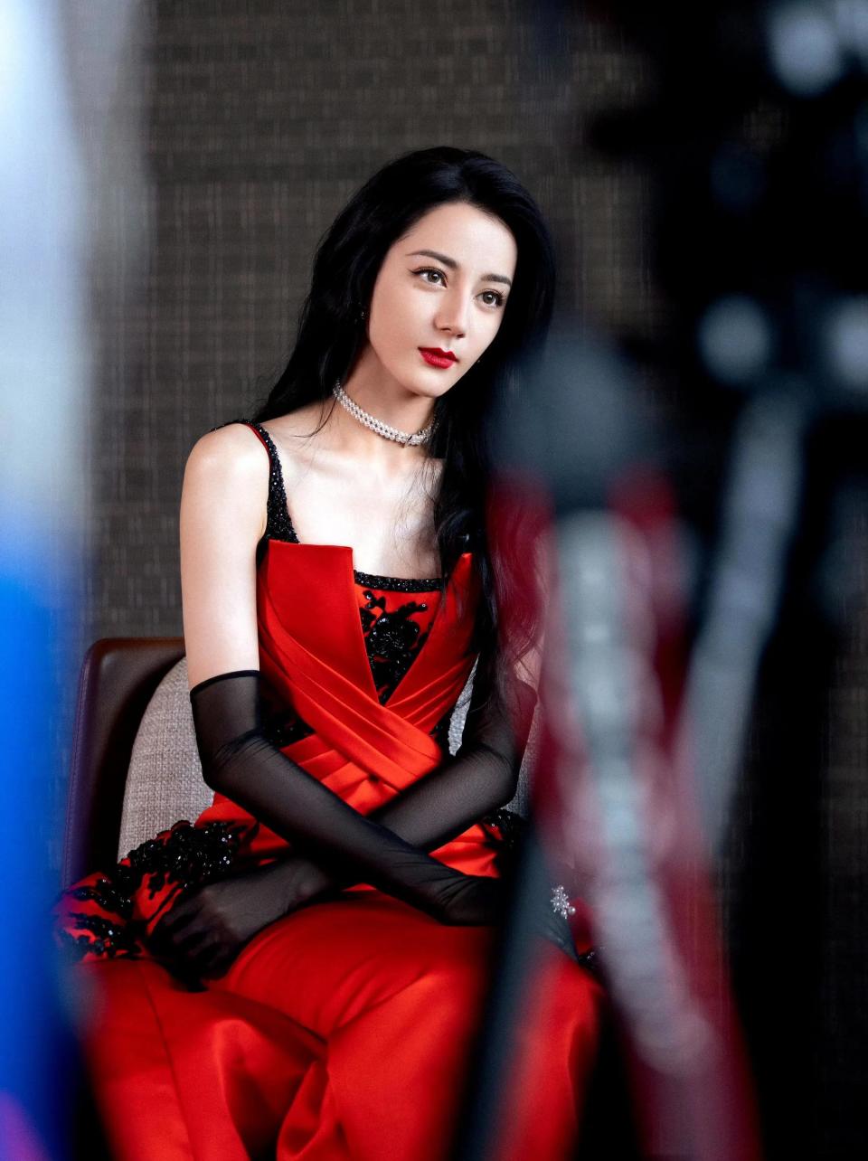 迪丽热巴:天生尤物,艳冶柔媚,为何这么招人喜欢?_腾讯新闻