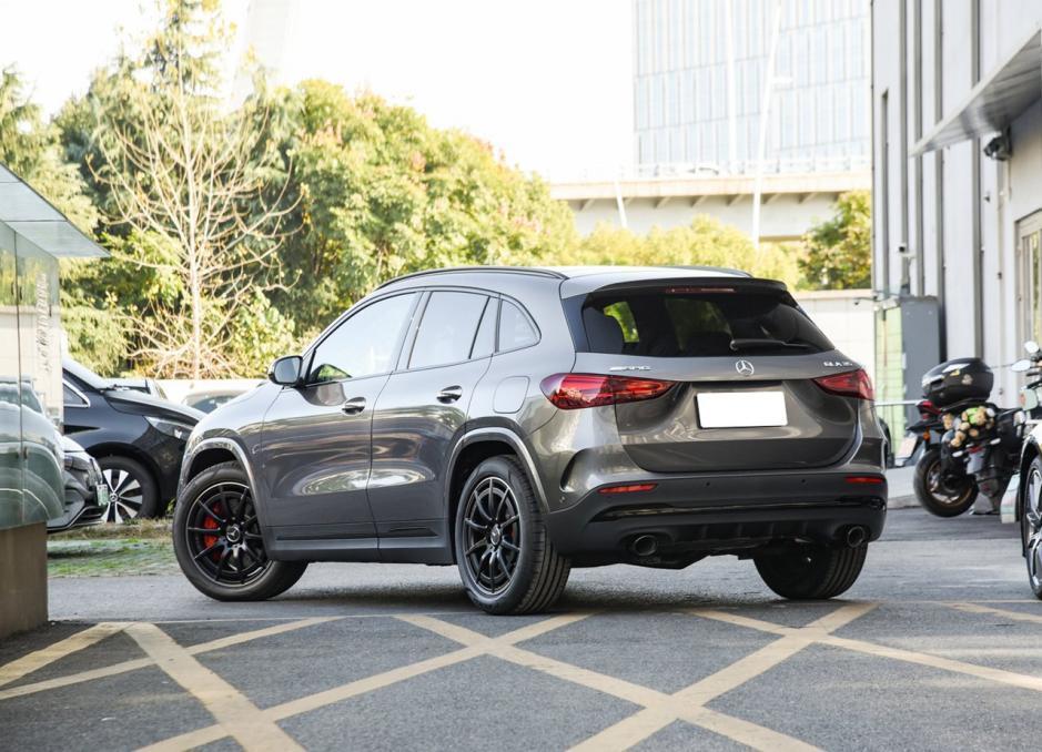 奔驰gla的变化不大但价格依然是遥遥领先