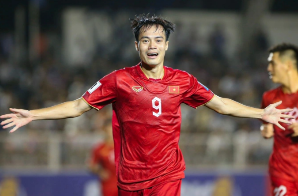 越南男足在36强赛的运气不错,小组的三个对手分别是伊拉克队,印尼队和