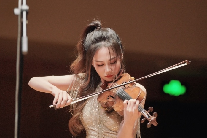 黎雨荷北京音乐厅首演小提琴随想曲《玉观音》 新专辑正式发行_腾讯