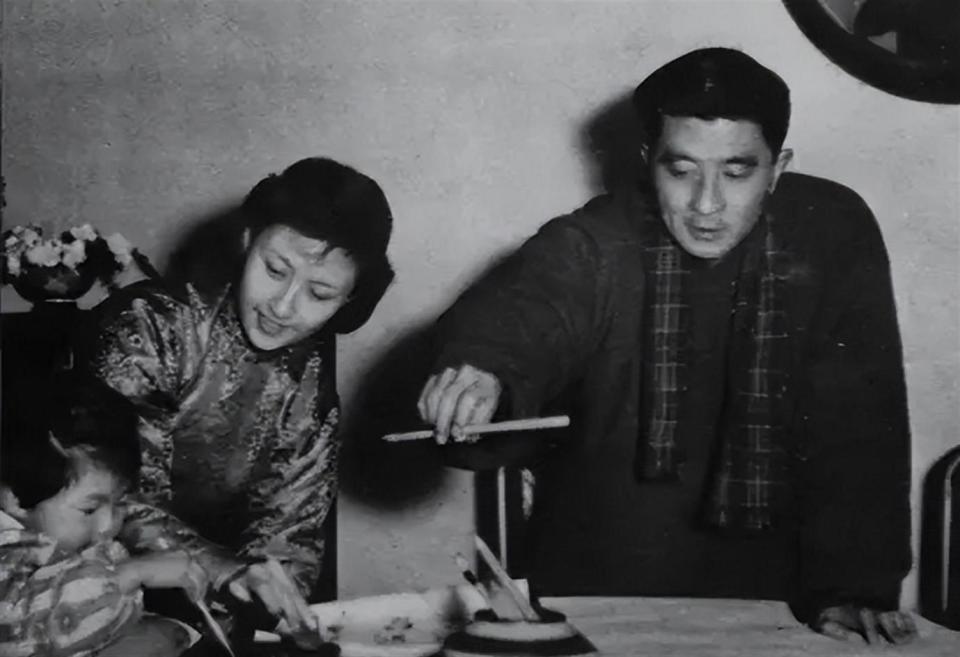 她18岁当寡妇，68岁四婚嫁给80岁大作家，最后活到95岁_腾讯新闻