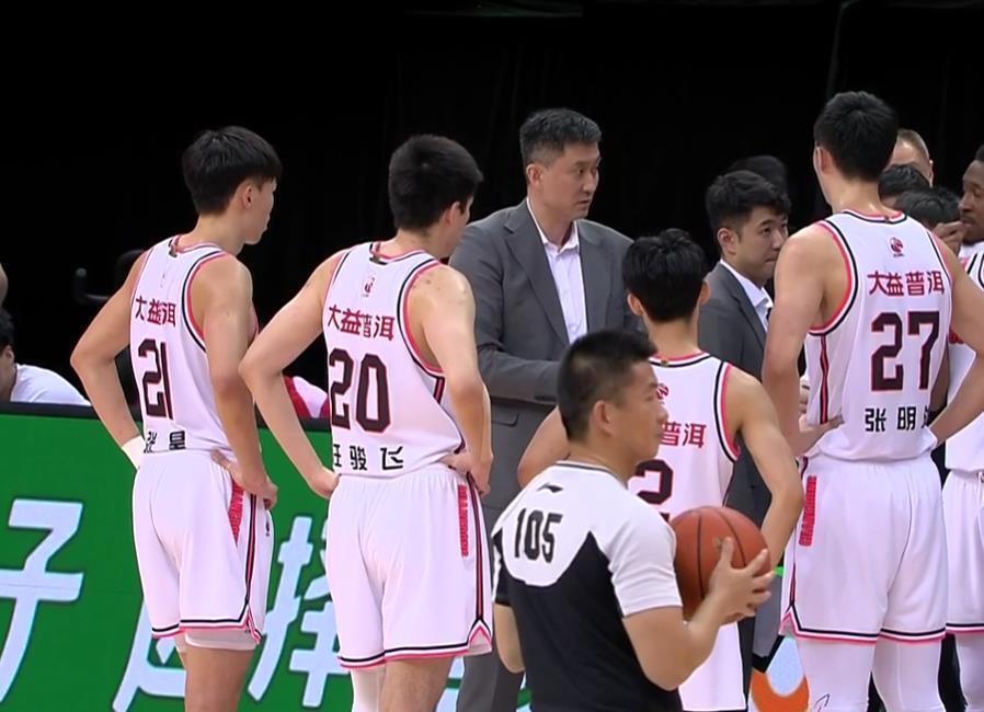 的,广东队竟然让实力一般的福建队单节得到40分,这不是冲冠球队的作风