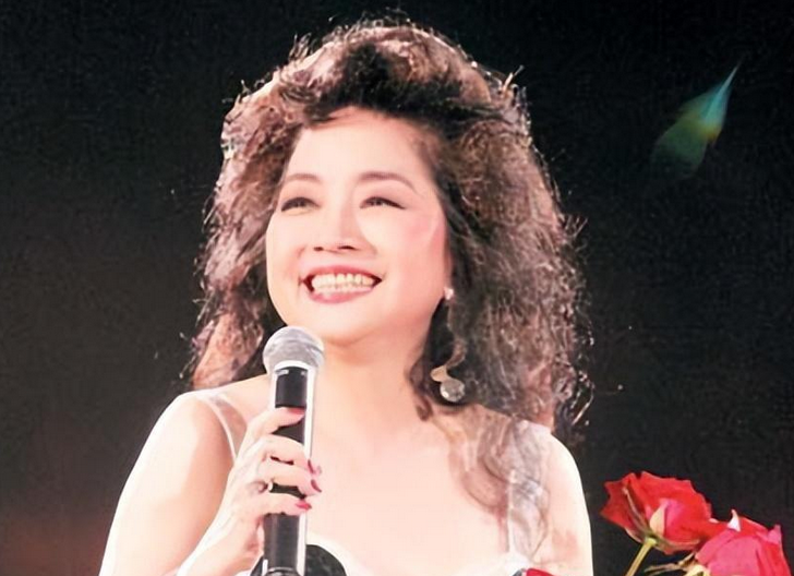 在娱乐圈的繁星中,徐小凤是一颗永不黯淡的星.