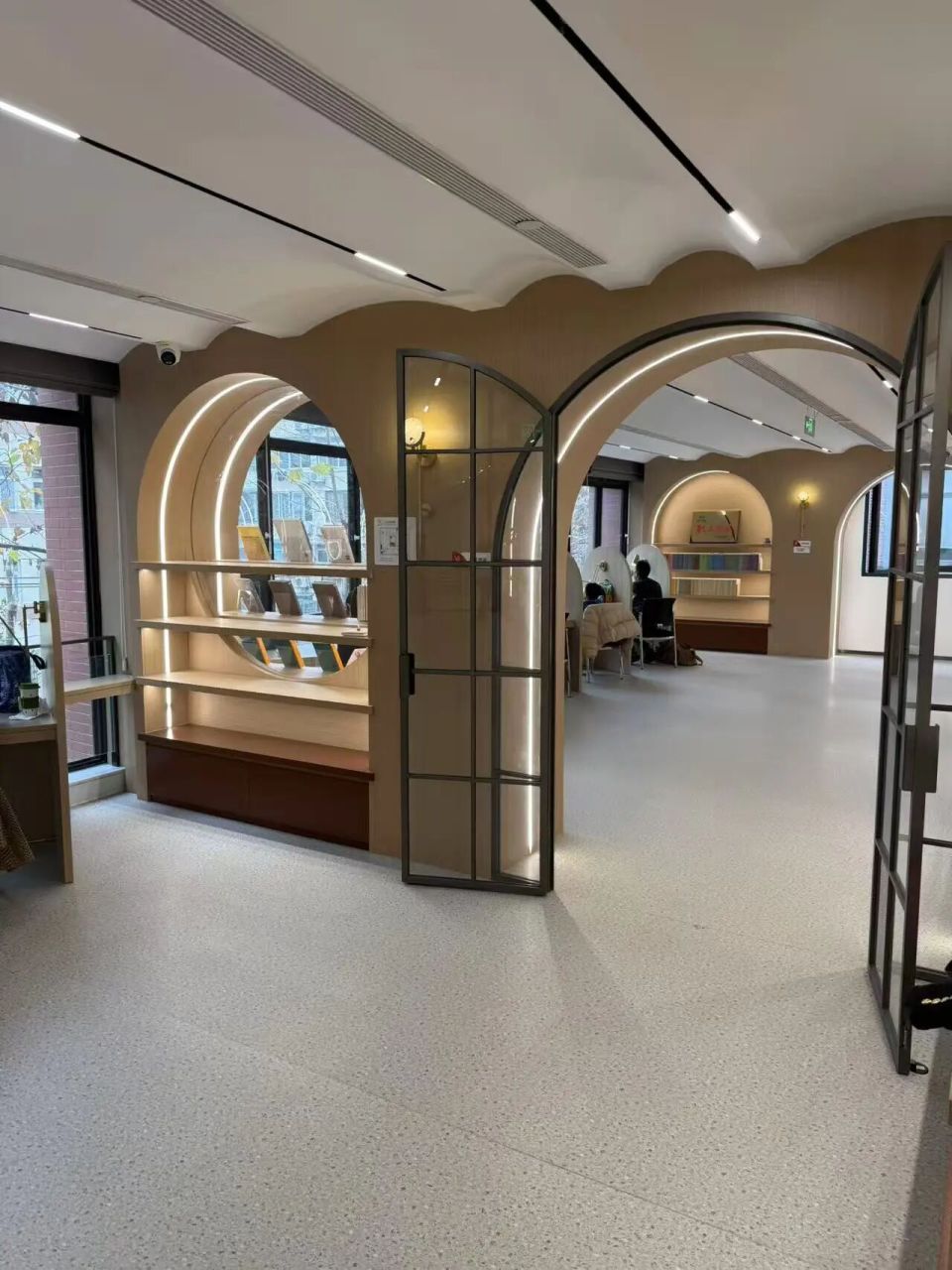 �������񷵳ǣ�Ѱһ���������С��ĸ��Ӽ�