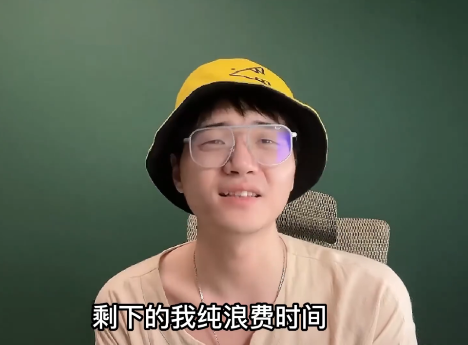 相声博主探店德云社,水平和上座率都不高,难怪郭德纲关小剧场