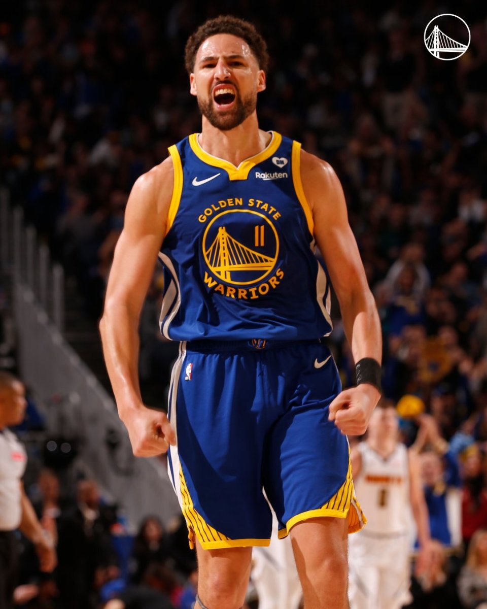 勇士遭横扫众生相库里脸色铁青仍拥抱约基奇追梦咧嘴大笑太抢镜