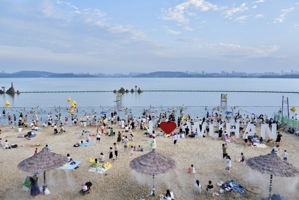 盛夏东湖之畔共赴清凉毕业生舍不得离开武汉了