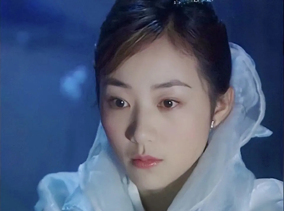 在《天外飞仙》里的香雪海也是韩雪的经典代表角色,她那时候的牺牲与