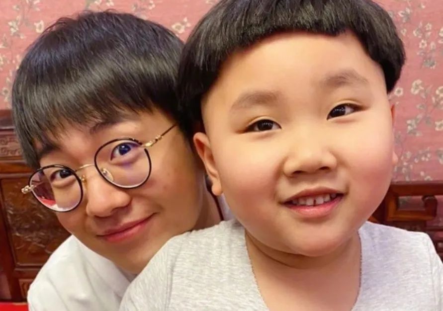 同样是郭德纲的儿子,郭麒麟和郭汾阳的人生,差别怎么这么大