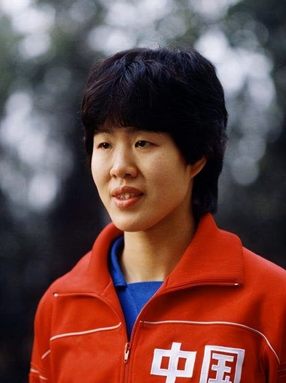 郎平:从铁榔头到金牌教练,曾被质疑加入美国籍,如今悬念揭晓_腾讯新闻