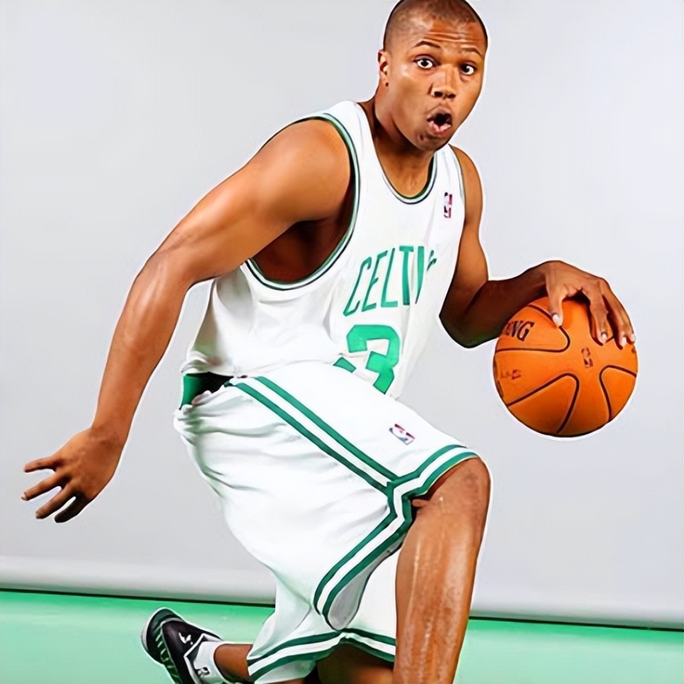 07年凯尔特人8换2得到加内特和雷阿伦,后来那8人发展如何?