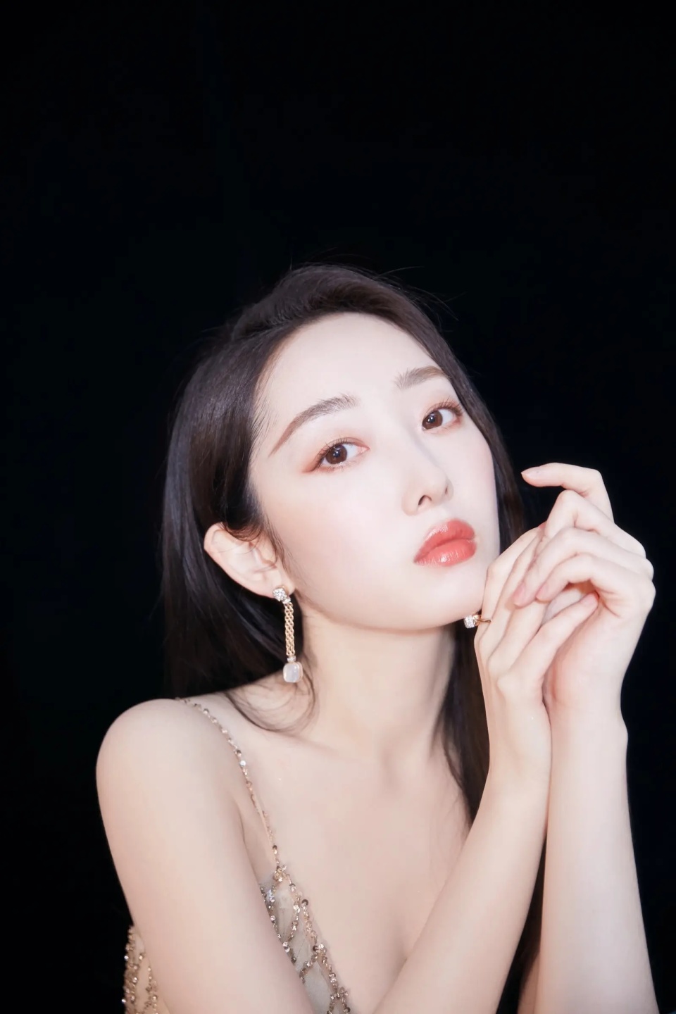 蒋梦婕被恶意偷拍裙底视频曝光遭对方威胁勒索报警后嫌疑人已被捕