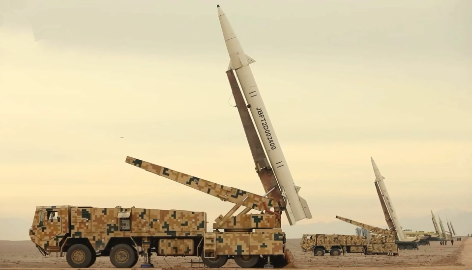 该导弹属于中程弹道导弹,射程1400公里,目前正在研发2000公里射程的