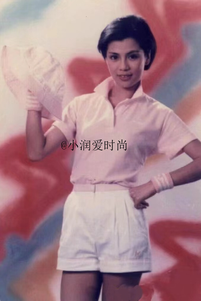 再看翁美玲30年前的夏季穿搭,依旧惊艳时髦!