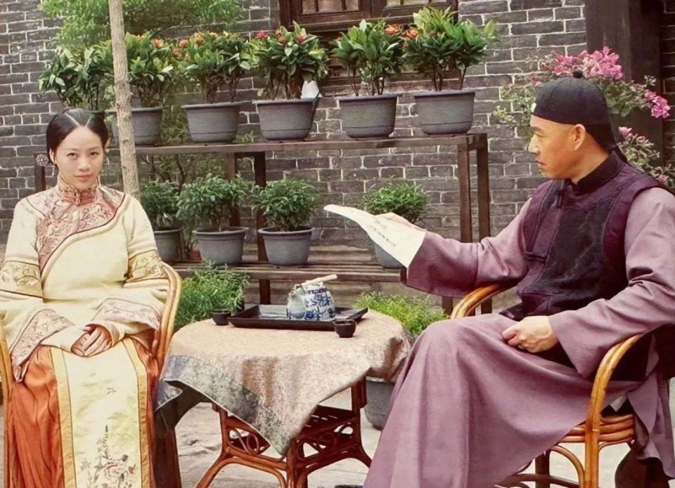 王柠:是《卧虎藏龙》里原定的玉娇龙,50岁长相被嘲丑,她是个好妈妈