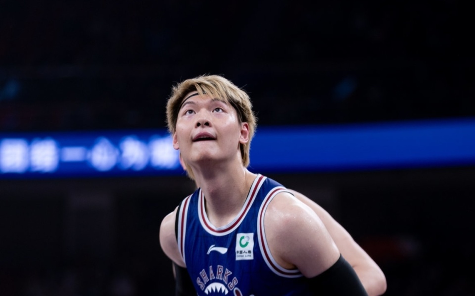 王哲林训练一天投篮300次 给自己招黑还是cba常态?