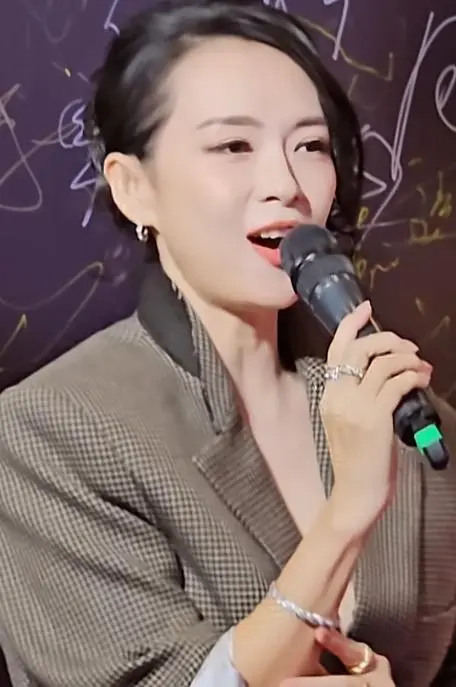 章子怡四封金蓮花影后！和汪峰離婚兩年，如今才發現她有多明智 - 