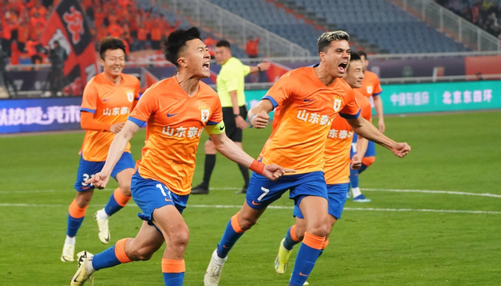 从10到22中超冷门泰山队91分钟绝平落后申花7分