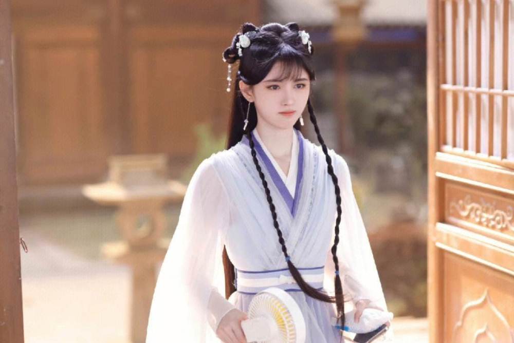 鞠婧祎所出演的古装剧不在少数,像《嘉南传》《如意芳霏》以及正在