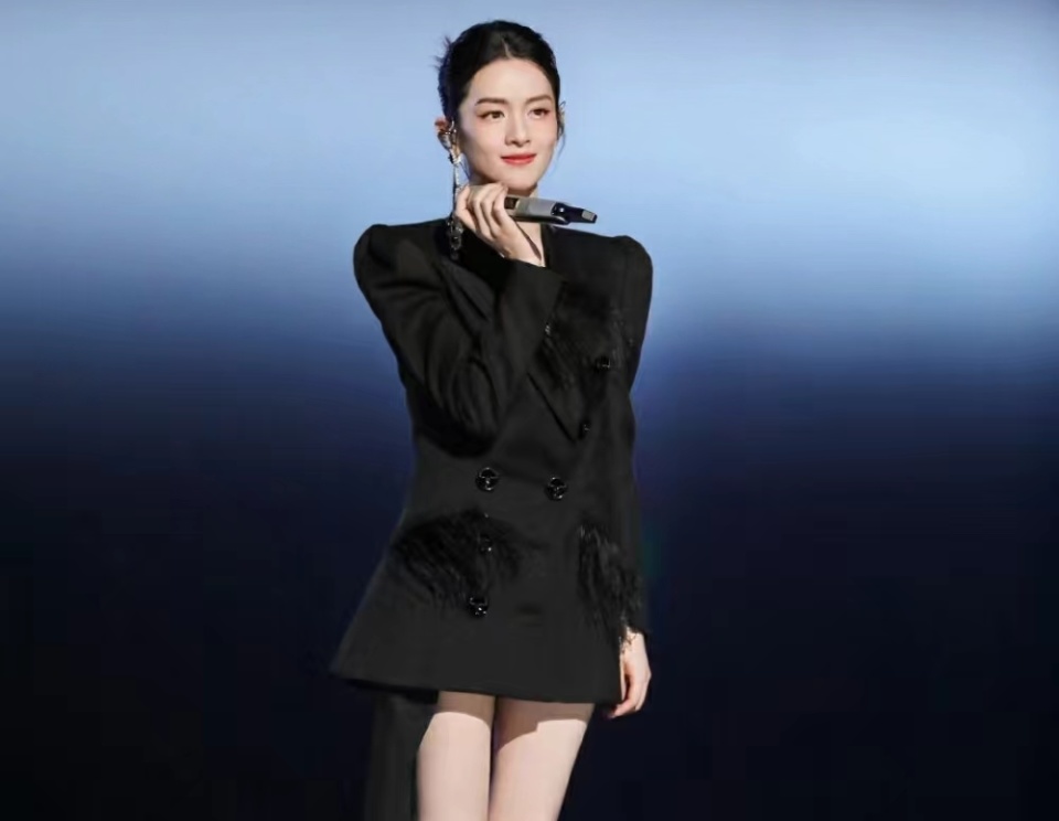 节目音乐总监赵兆说,《野子》这首歌,不是每位歌手都敢挑战的歌,陈昊