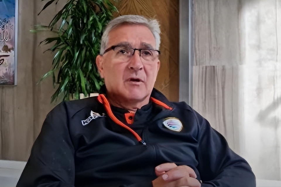 国足牵手伊万需考虑2点,"连哄带骗"或是良方,扬帅乃前车之鉴_腾讯新闻