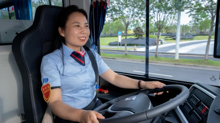 2023年"最美公交司机"名单公布 浙江5名公交司机上榜_腾讯新闻