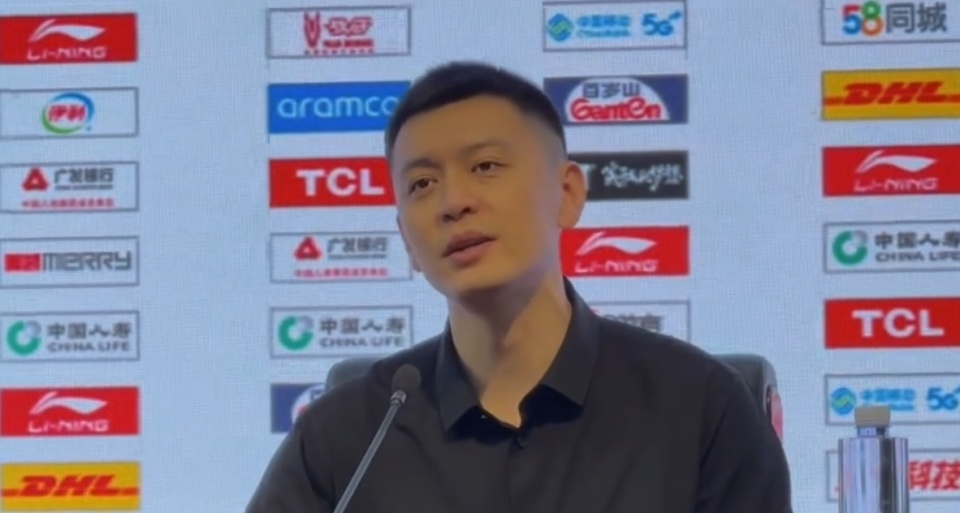 毕竟很显然夺得三连冠的辽宁男篮签下阿丘尔的举动,无疑是冲着第四冠