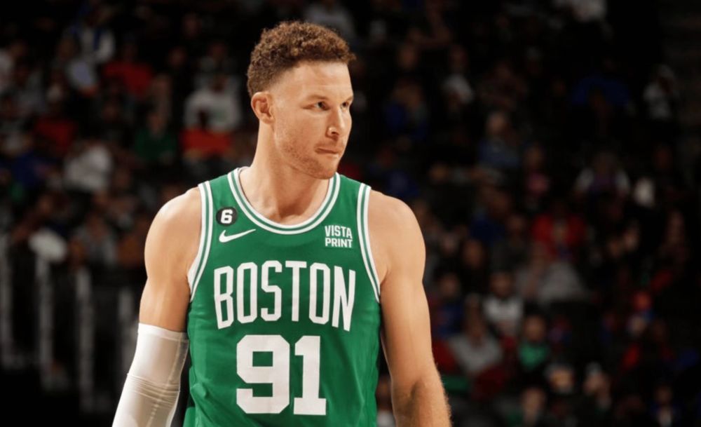 原状元,格里芬当年的选秀模板可是卡尔马龙,进入联盟时就已经是满级号