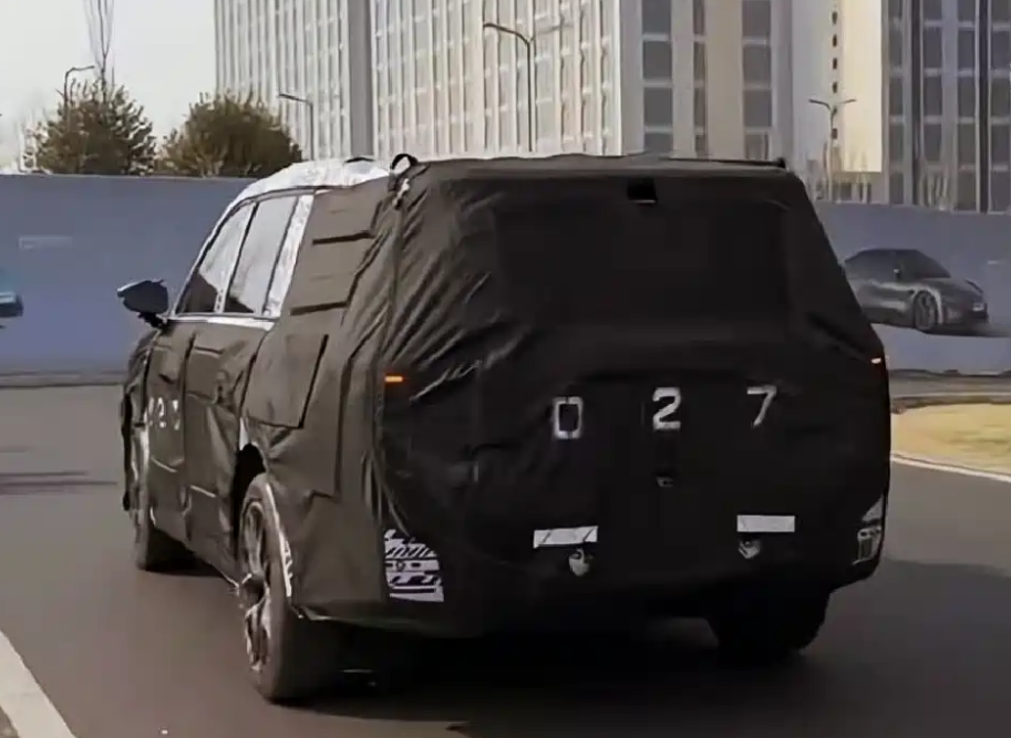 小米YU8首次曝光！硬派方盒子造型，大5座增程SUV，预计23.99万起_腾讯新闻