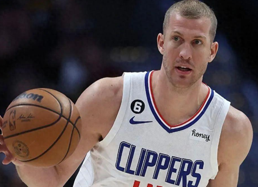 曼恩,普拉姆利都是及格的表现.