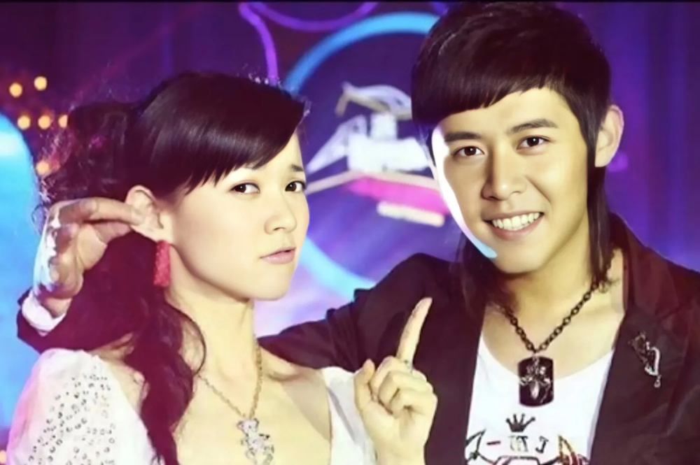 让人更难以置信的,她一跃成为了山东卫视娱乐节目《阳光快车道》的