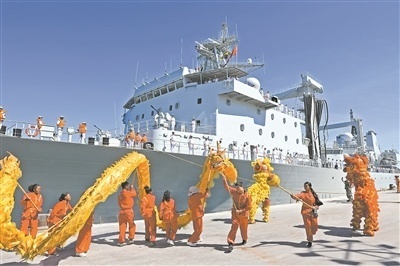 海军第45批护航编队访问马达加斯加