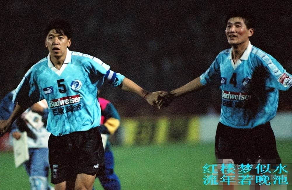 大连万达9位功勋球员小聚正副队长赵琳斯基到位看看还有谁