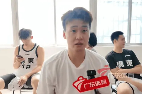 赵睿：很荣幸再次代表广东男篮打全运会，希望能在家门口拿冠军