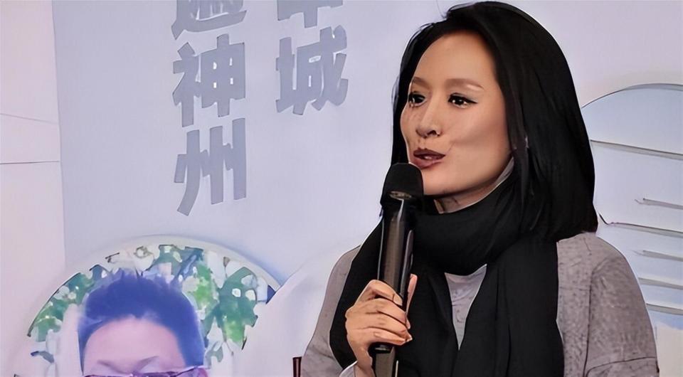 54岁林海曾是央视著名主持，二婚娶何婕，如今沦落成网红吃播_腾讯新闻