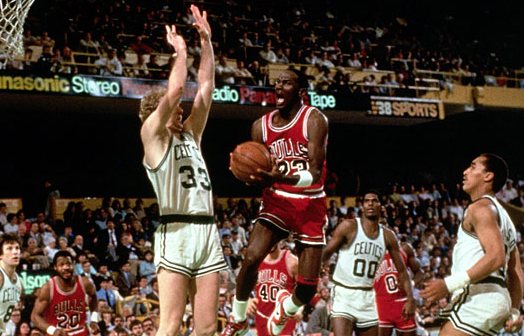 乔丹13次打进季后赛拿6冠,剩下7次都输给谁了?当时乔丹表现如何