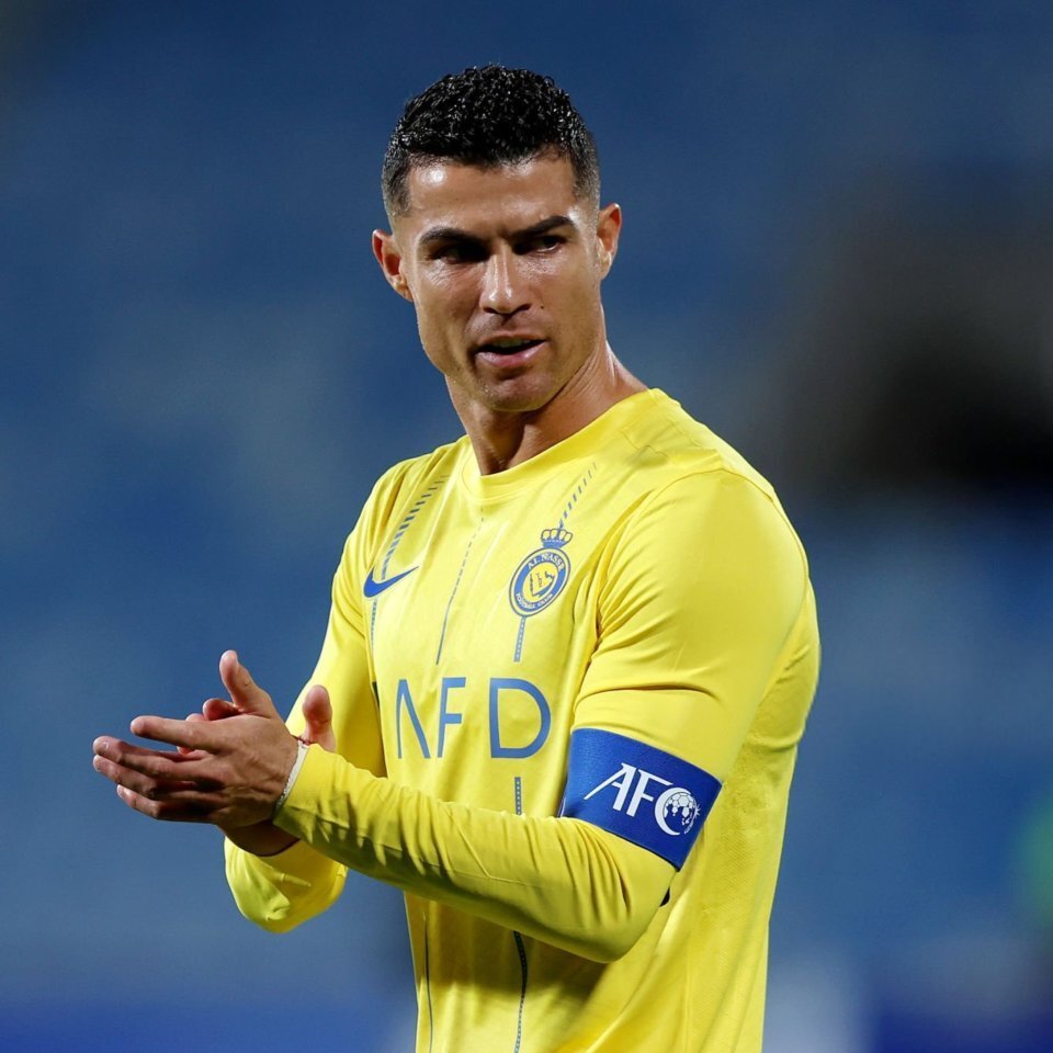 c罗进球后对主队看台示意"大声点",随后他还做出不雅手势回应.